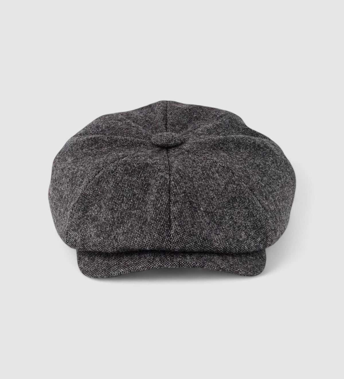 Bakerboy cap in grey merino lambswool — Albert’s Smoke, fine Donegal texture, handmade by Mister Miller. front view.