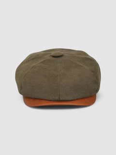 Bakerboy cap in racing green water-repellent cotton moleskin with tan calfskin leather peak — Riley’s Gears by Mister Miller, handmade in Britain for refined weatherproof style. Front view